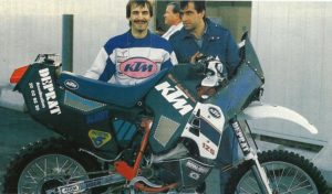 DAKAR 1988 Michel Assis con la sua monumentale KTM 125 “Bimotore”