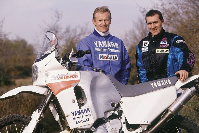 Jean Claude Oliveir, patron di Yamaha Motor France con Stephane Peterhansel alla presentazione del modello 1994